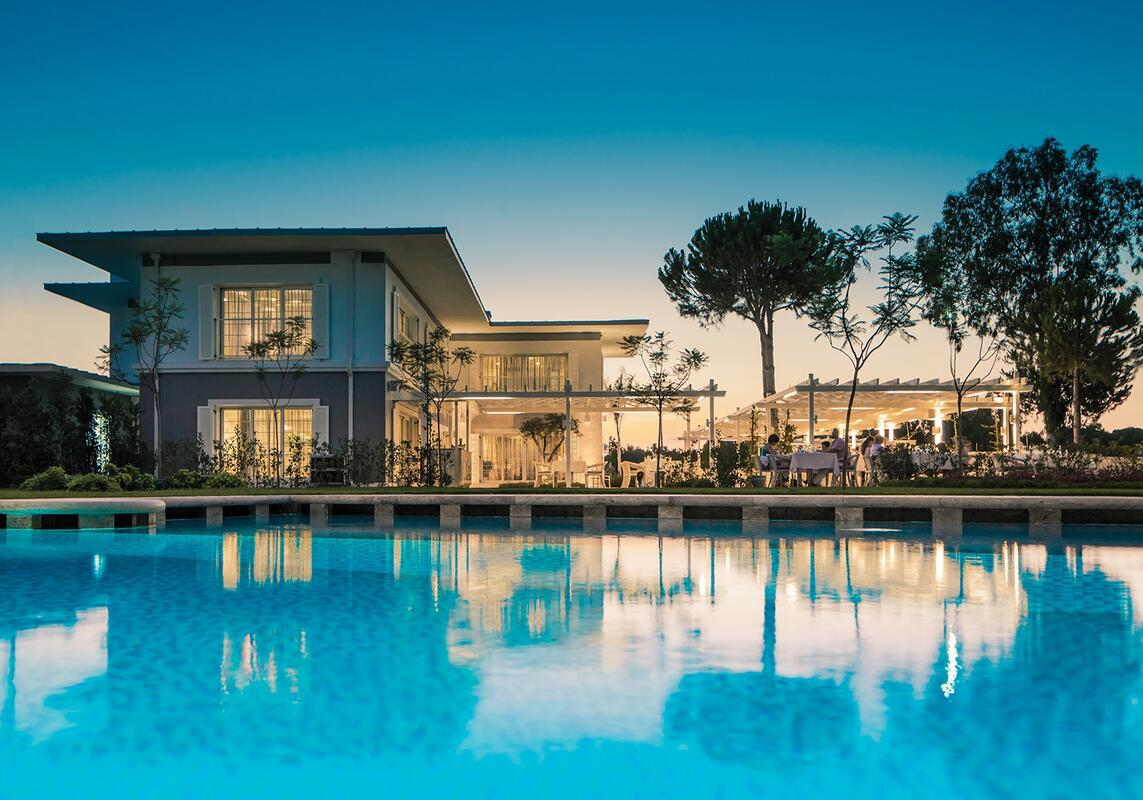 Azure Villas by Cornelia Diamond vip transfer