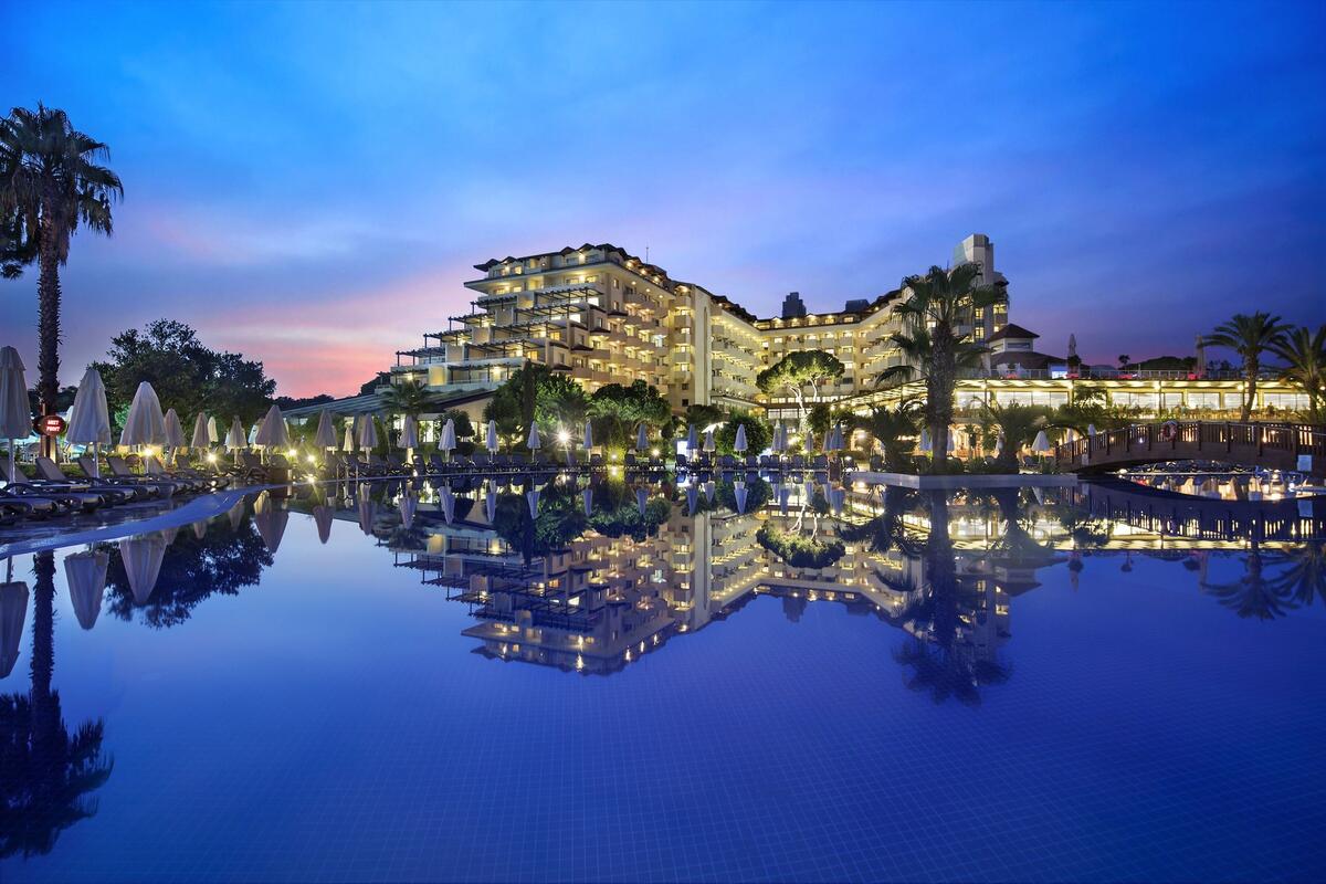 Bellis Deluxe Hotel vip transfer