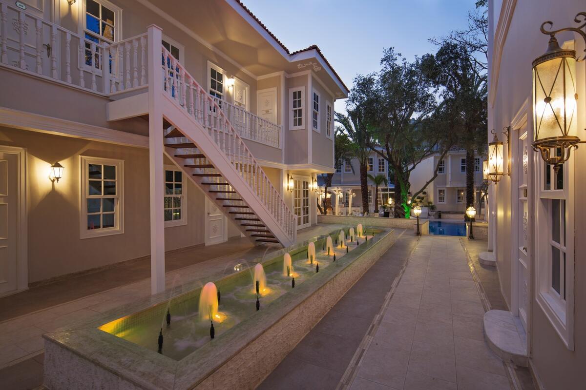 Elegance East Hotel vip transfer