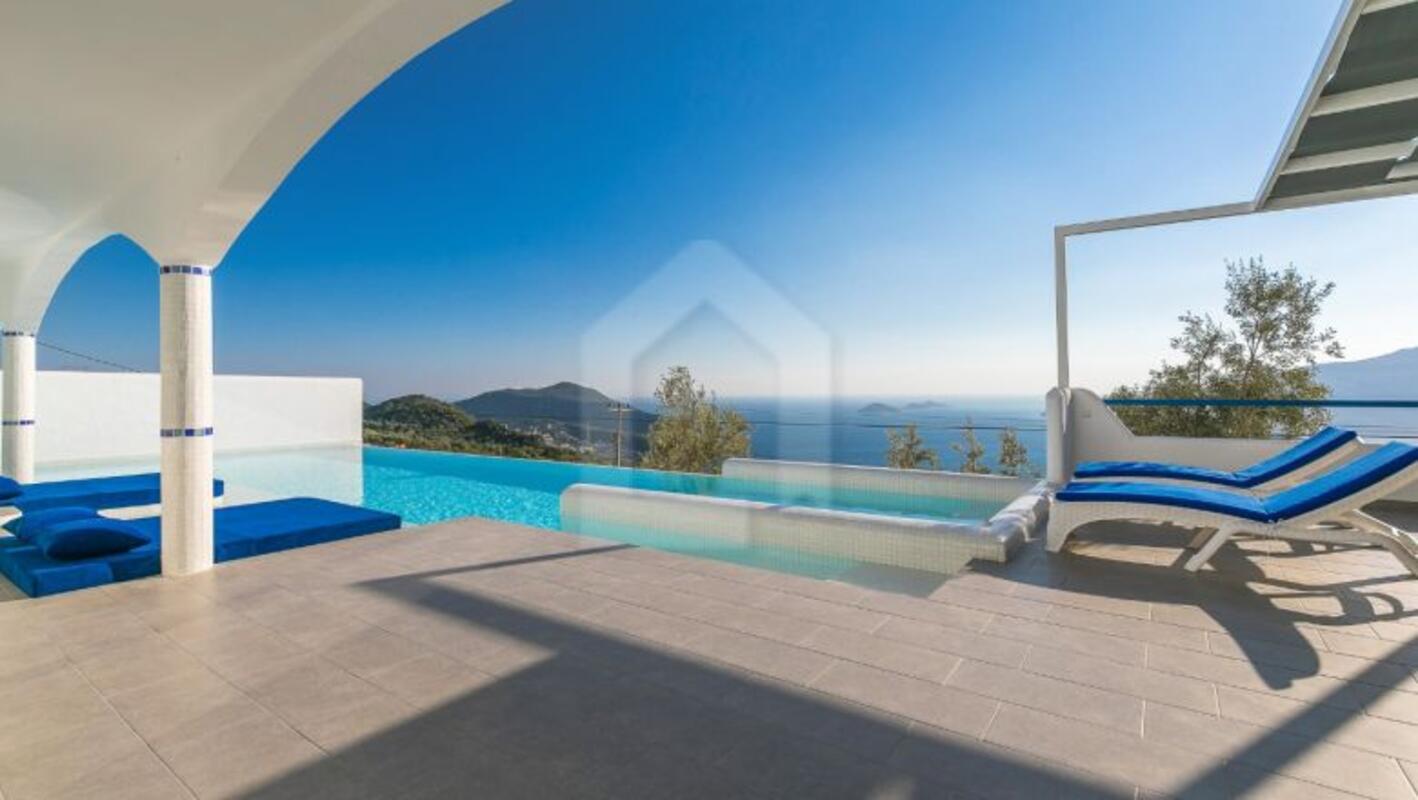 Kalkan'da Deniz Manzarali Villa vip transfer