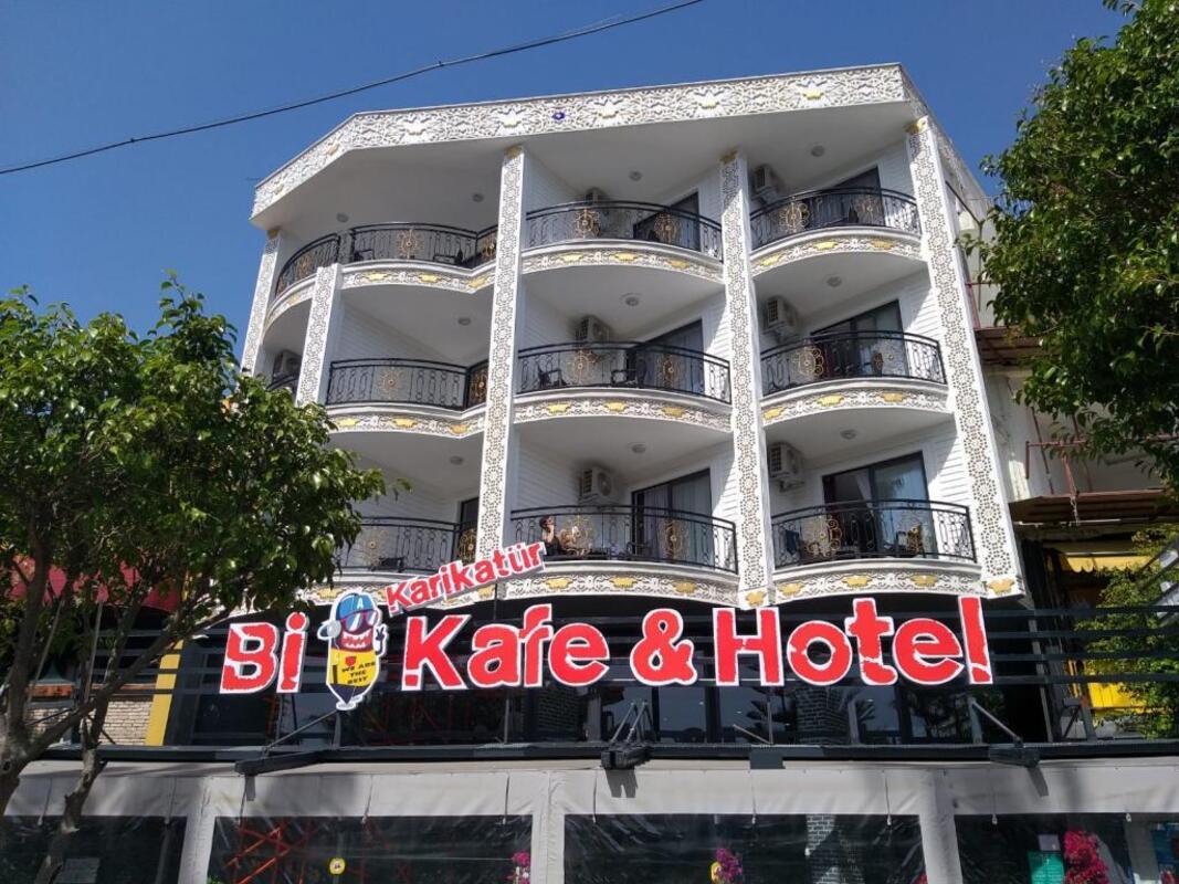 Karikatur Bi Hotel Transfer