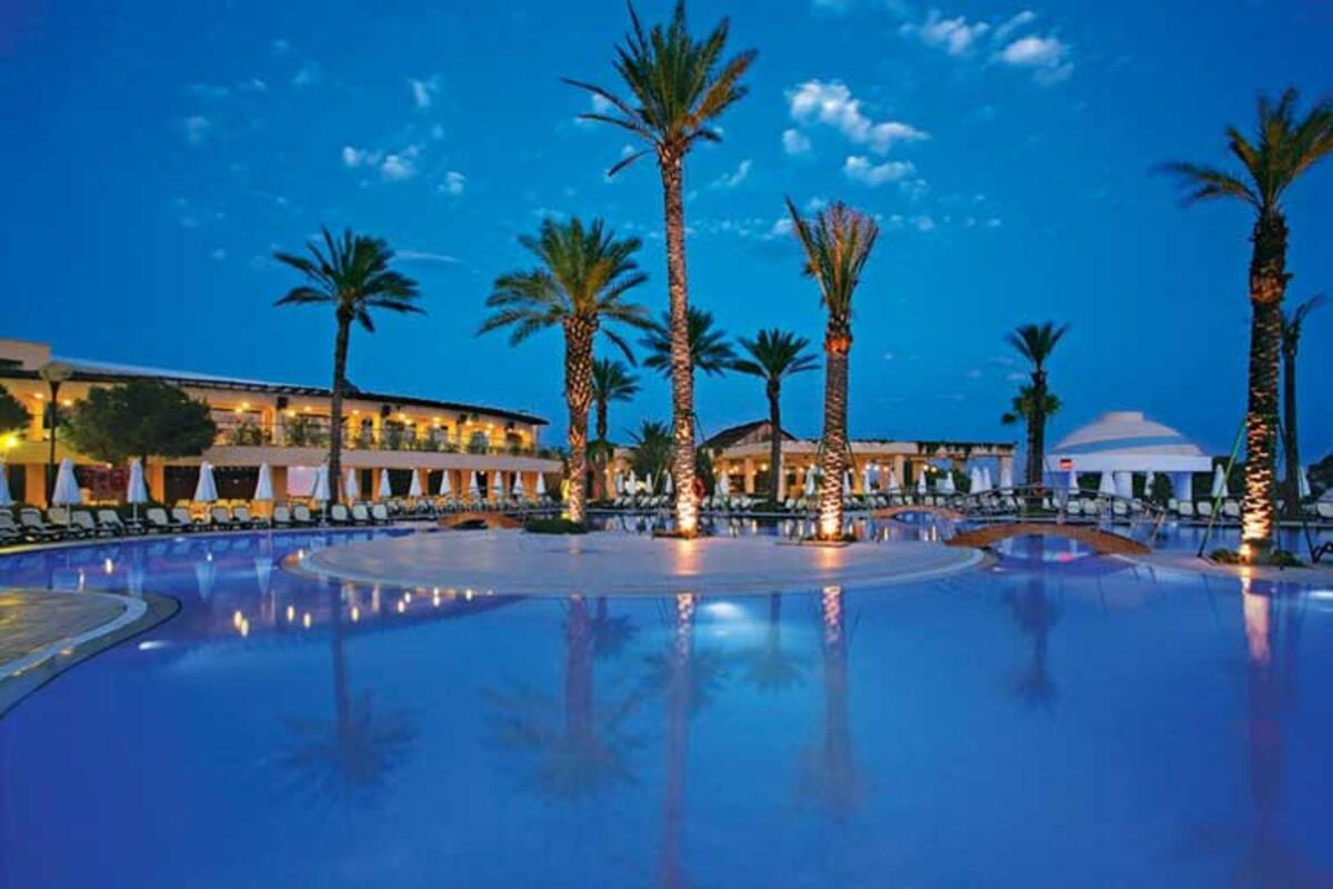 Limak Atlantis Deluxe Hotel & Resort vip transfer