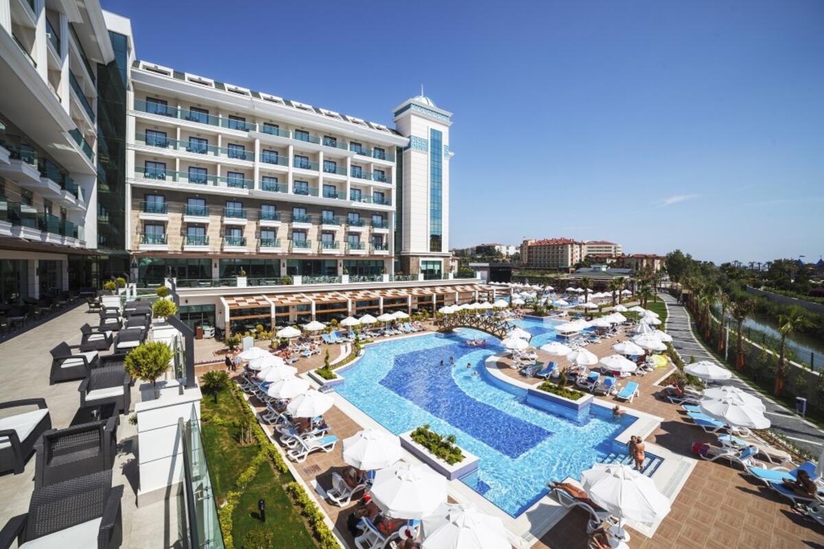 Luna Blanca Resort & Spa vip transfer