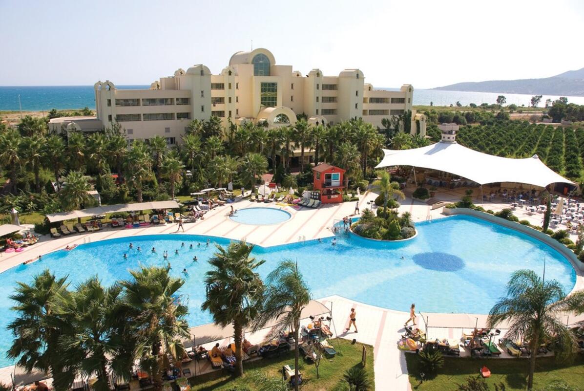 Presa Di Finica Hotel & Suites vip transfer