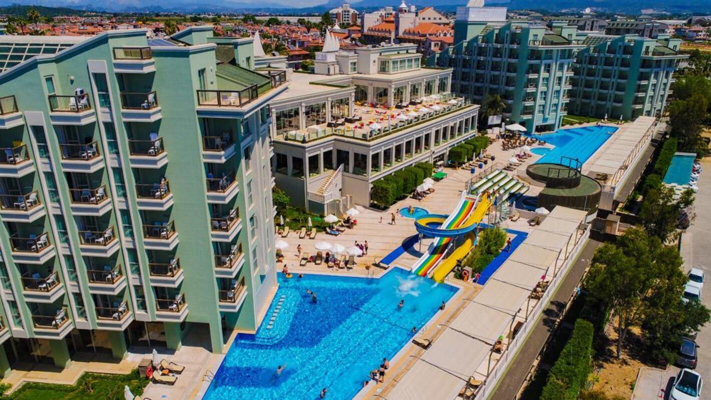 Royal Atlantis Spa & Resort vip transfer