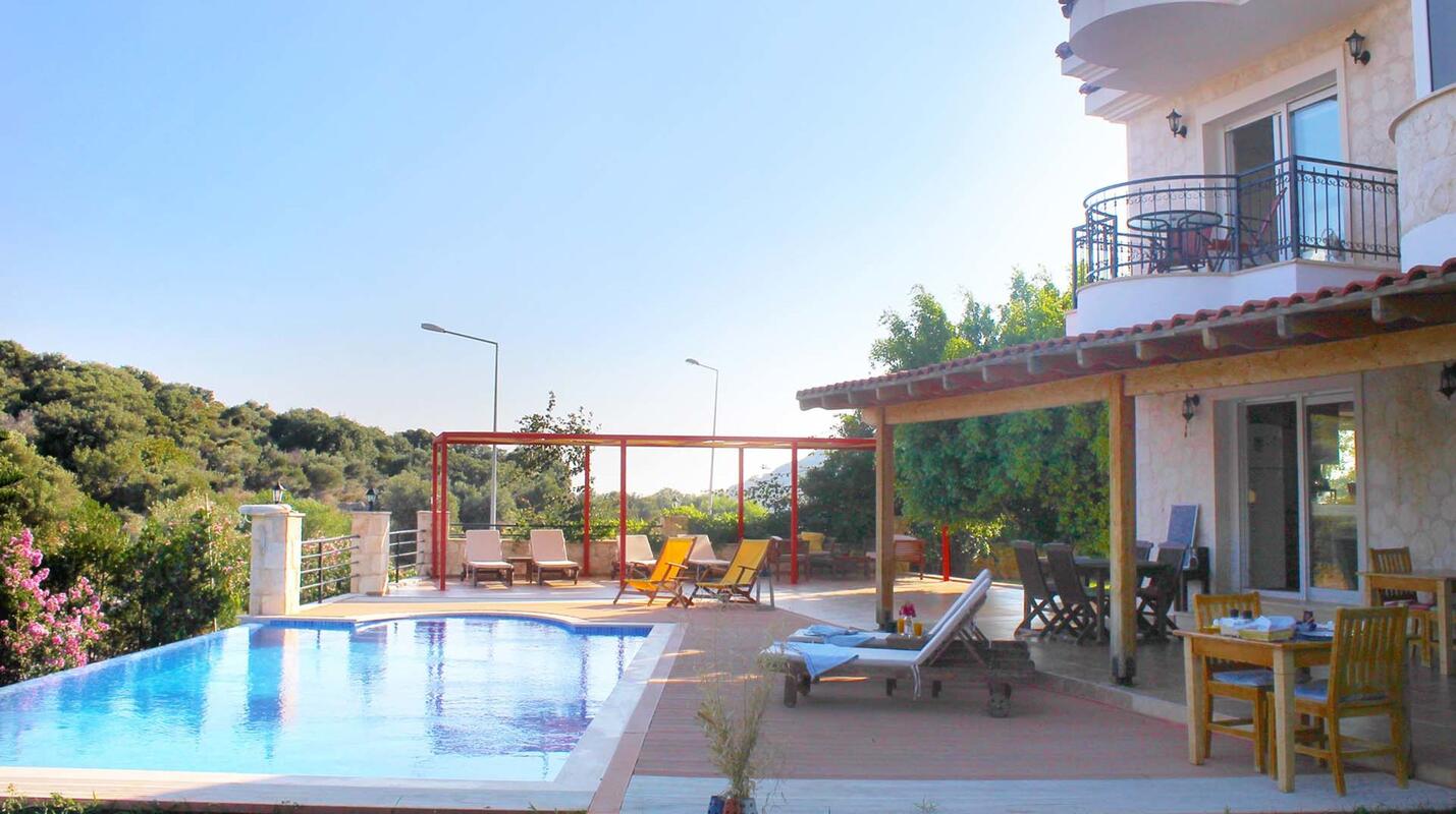 Villa Lumina Hotel Transfer